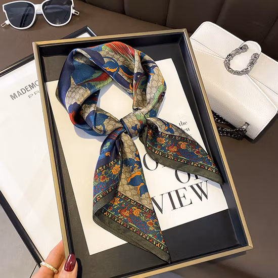 Wholesale Fashion Large Carriage Pattern 100% 16mm 110*110 Square Head Scarf Silk