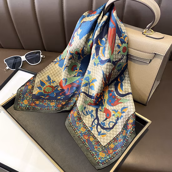 Wholesale Fashion Large Carriage Pattern 100% 16mm 110*110 Square Head Scarf Silk