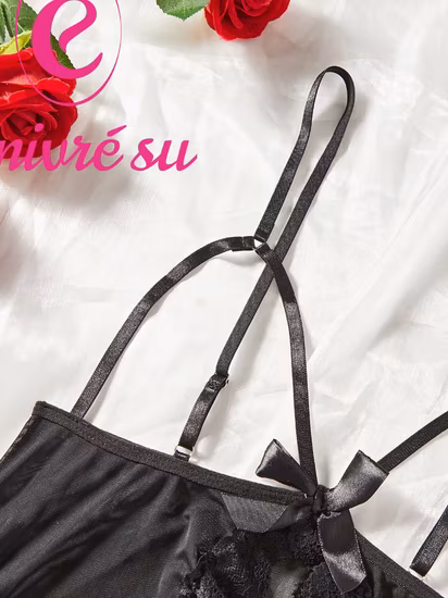 New Style Four Pieces Women′s Underwear Embroidery Lace Lingerie Women Sexy Lingerie